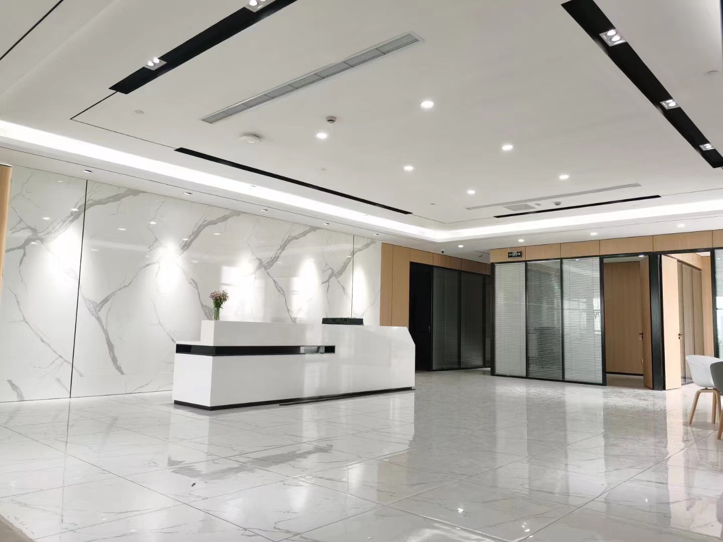 上海寶山辦公室裝修_上海森源辦公室裝修工程案例